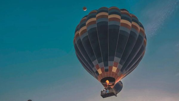 Bitcoin Holds $77K as Fed Decision Looms Over Geopolitical Tensions