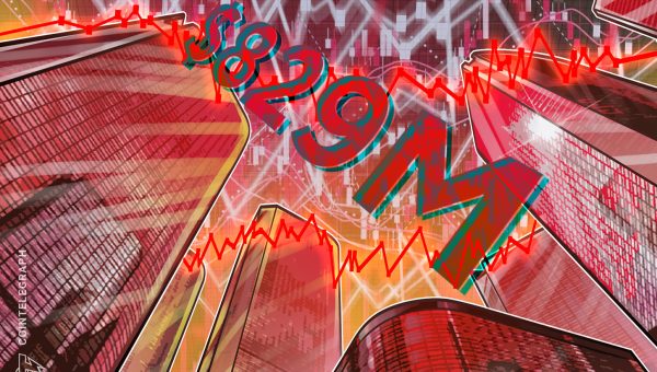 Bitcoin’s Coinbase Premium Turns Negative as US Spot Demand Weakens