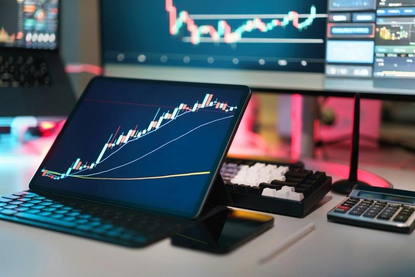 Bitcoin Clears $78K as Senate Stablecoin Compromise Removes Yield Ban Uncertainty