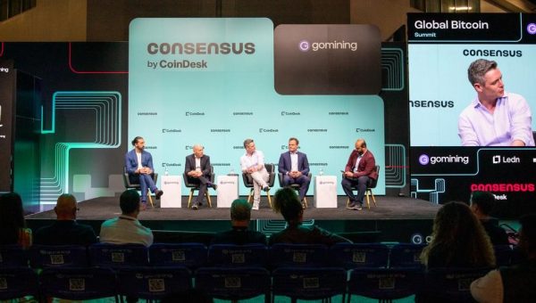 Spot Bitcoin ETFs Hit $107B, But Coinbase Custody Dominance Poses Systemic Risk