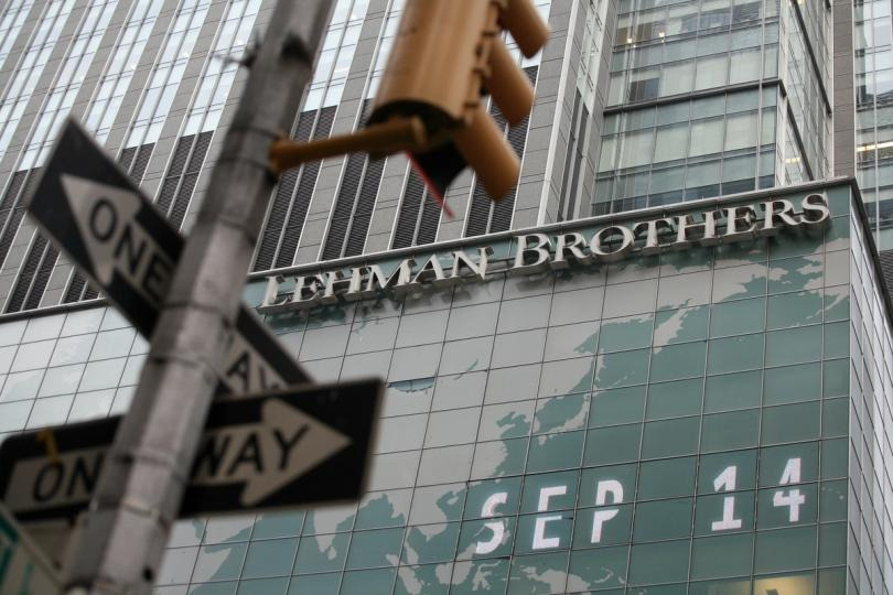 65% of Americans Trust Banks Over Crypto as Regulatory Battle Intensifies