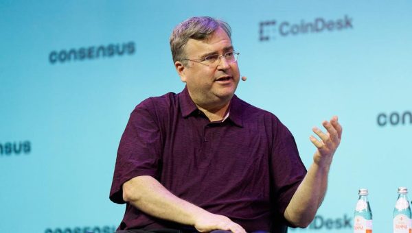 Hoffman’s NFT Rebirth Bet: Why AI Agents Need Crypto Identity