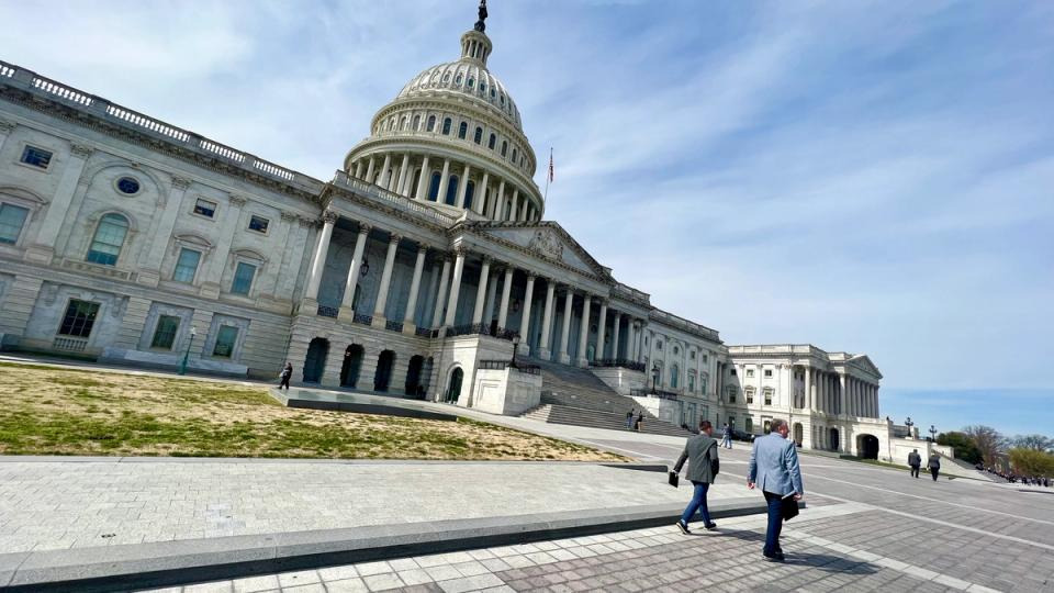 CLARITY Act Markup Looms as Senate Weighs Crypto Market Structure