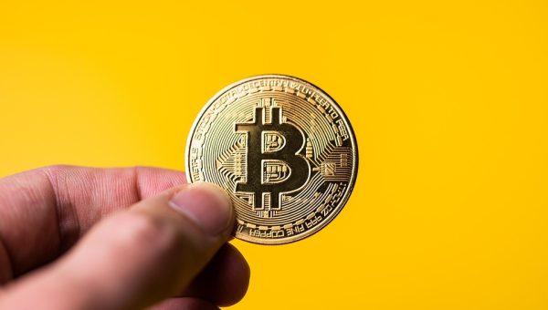 Russell 2000 Breakout Signals Bitcoin Bull Run, Repeating 12-Year Pattern
