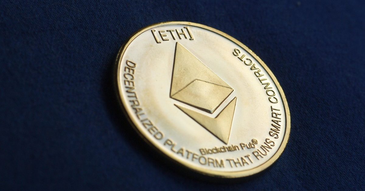 Ethereum Could Rally to $3,300 if It Holds $2,000, Analyst Says