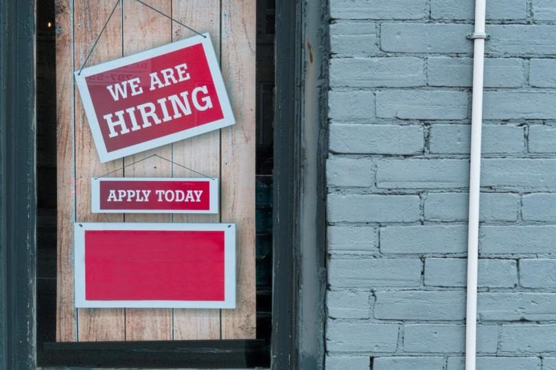 Payrolls Report May Test Bitcoin’s $77.5K Floor Amid Wage-Inflation Squeeze