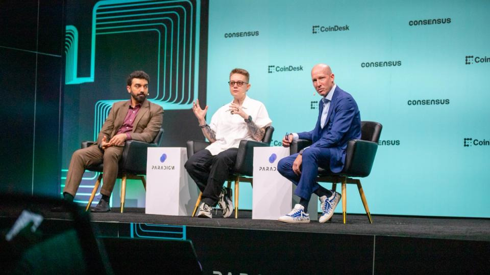 Hybrid Blockchains Could Solve Privacy-Accountability Tradeoff, Consensus Panel Says