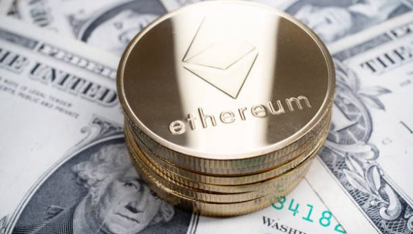 Ethereum’s 3.2x User Base Fails to Lift Price Past $2,400