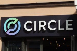 Circle Defends 7-Cent Profit Model Against Open USD Rivals